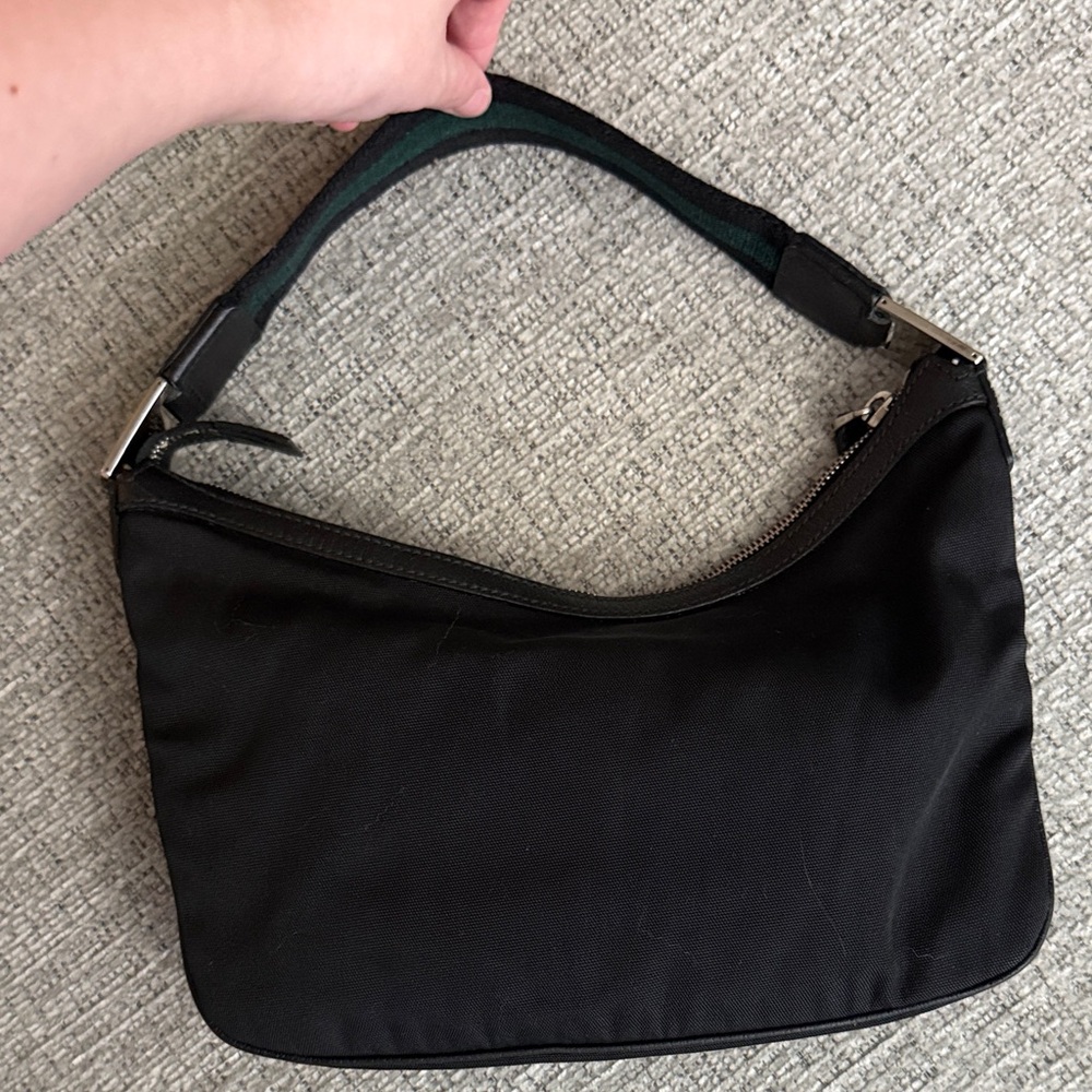 Gucci Shoulder Bag with Green-Trim Strap - Picture 4 of 7